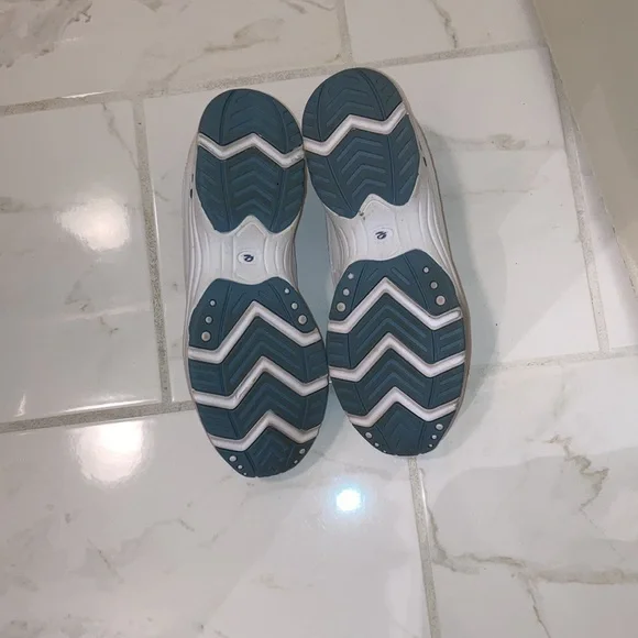 Size 9 Easy Spirt - Picture 3 of 4